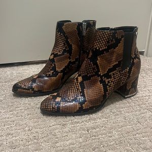Calvin Klein Fioranna Booties